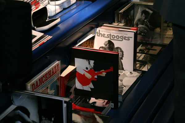 DD_BOOKMARC_0617