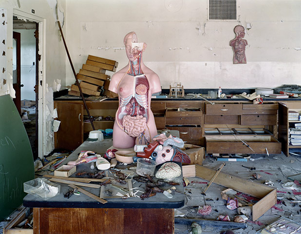 biology-classroom-at-Geor-002
