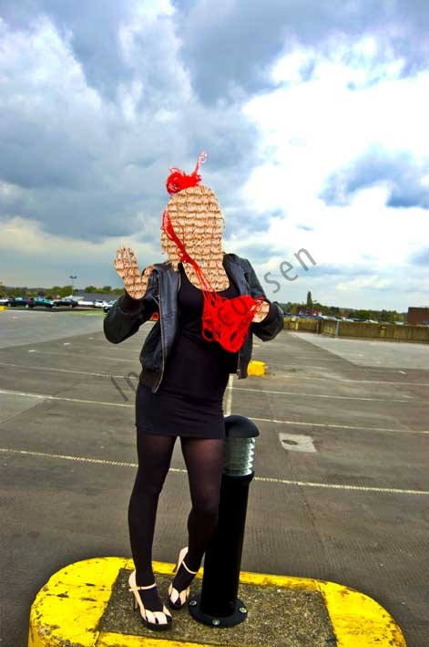 Robyn_Modelling_on_swan_walk_carpark-lightroom-1