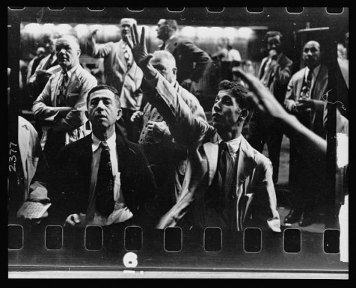 14.-Men-working-the-floor-at-the-Merchandise-Mart-3-520x420-1
