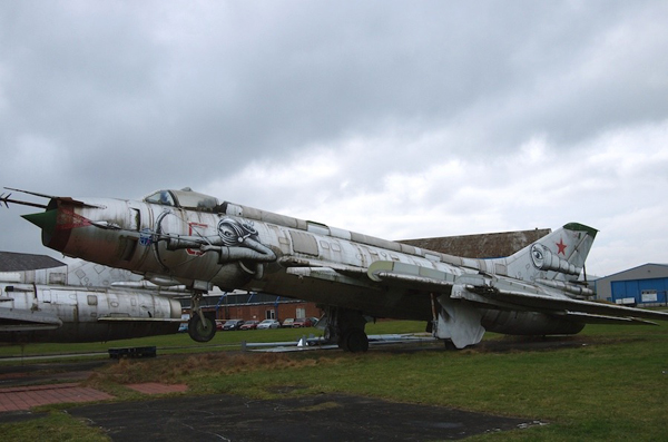 Phlegm_Sukhoi-S17_Feb11_3_u_1000
