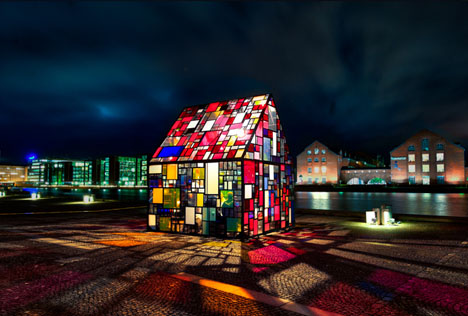 stained-glass-house-sculpture