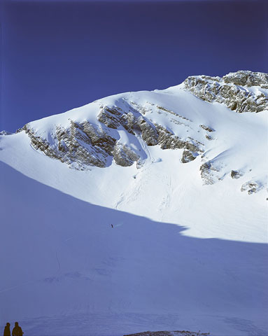AM-HoleintheWall