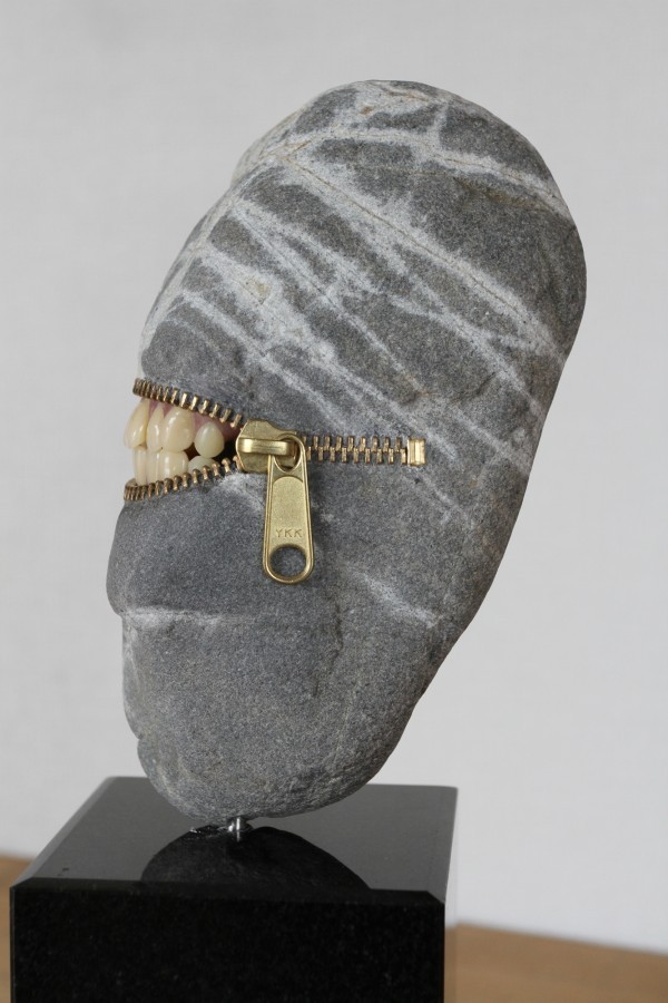 hirotoshi-ito-laughing-stone-2