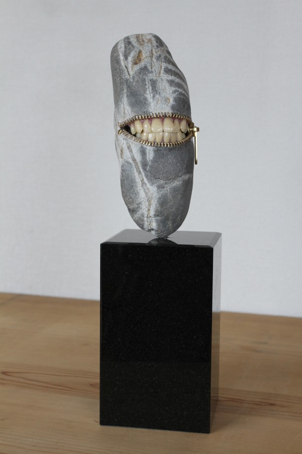 hirotoshi-ito-laughing-stone-3