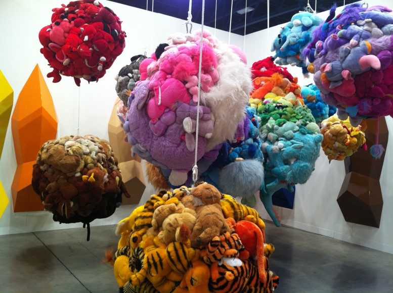 mike_kelly_art_art_basel_tony_shafrazi_abbey_meaker_lautre-777x580