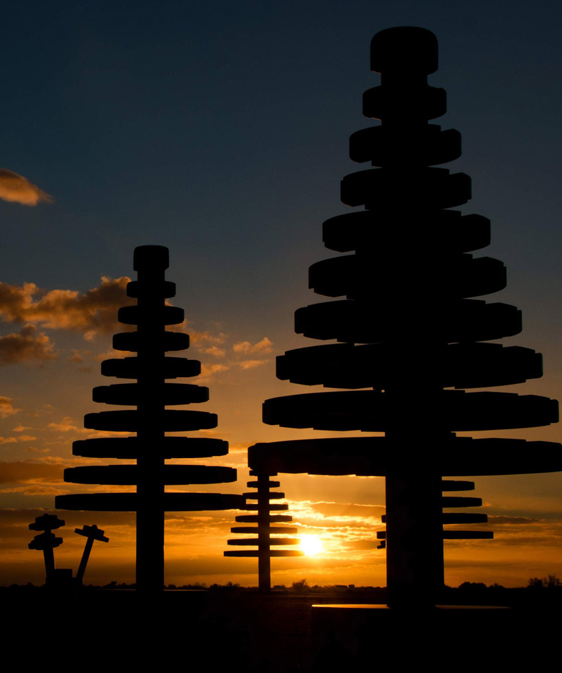 Amazing-Life-Size-LEGO-Forest-Installation-In-Australia-7