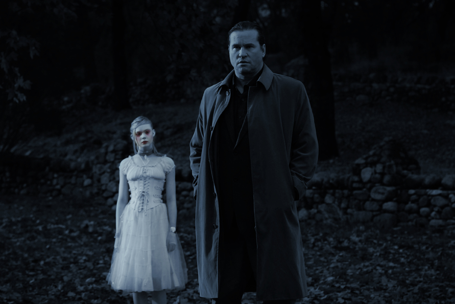 1270-Elle-Fanning-Val-Kilmer-FIX-copy