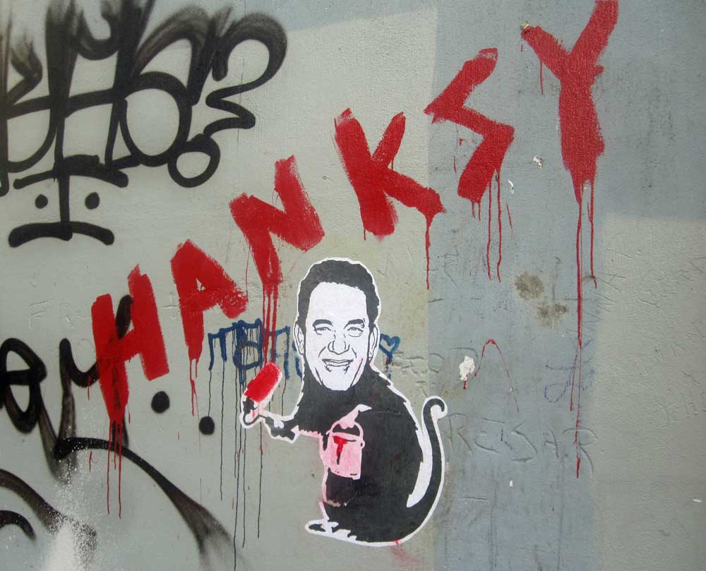 hanksy-street-art
