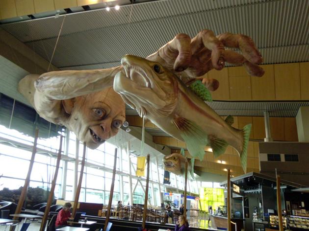 Massive-Gollum-Sculpture-at-New-Zealand-Airport-2