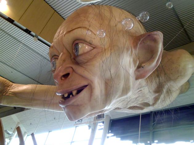 Massive-Gollum-Sculpture-at-New-Zealand-Airport-3