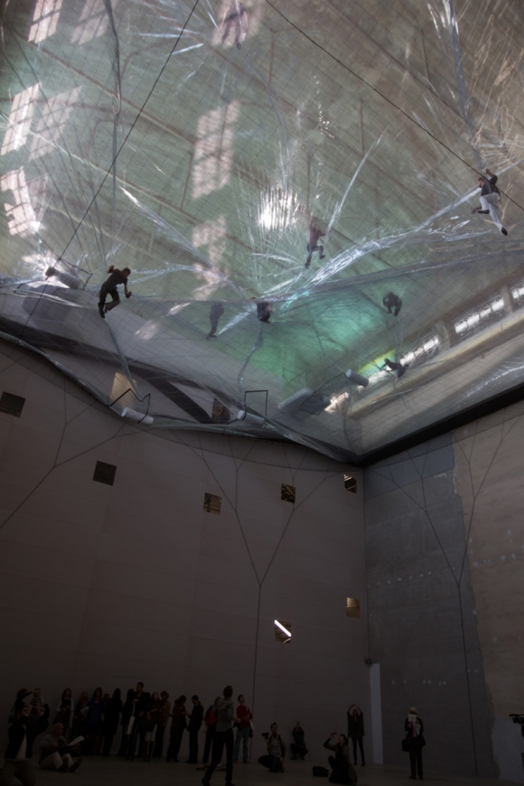on-space-time-foam-by-tomas-saraceno-1