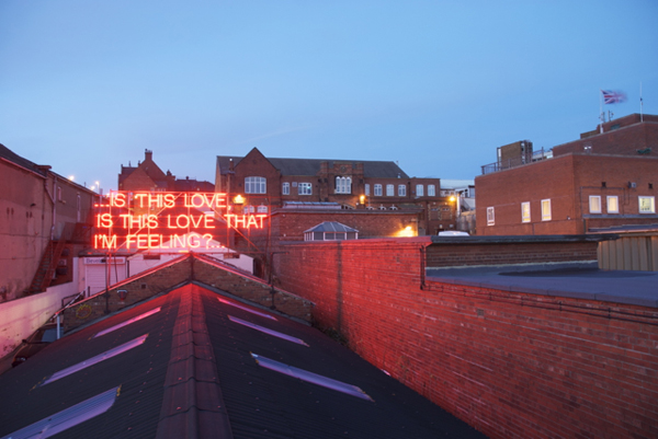 jux_neon_love2