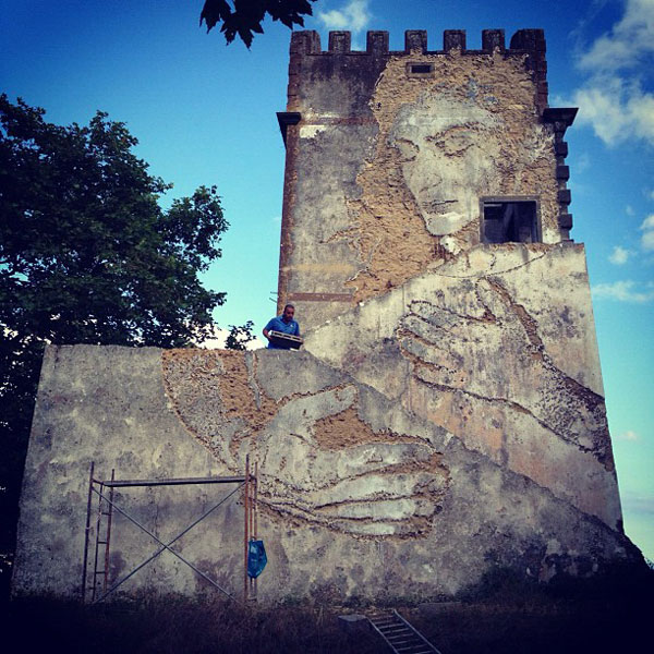 jux_vhils