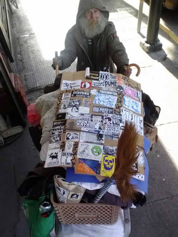 jux_graffiti_homeless
