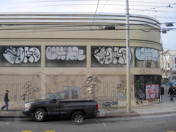 jux_sf_graff