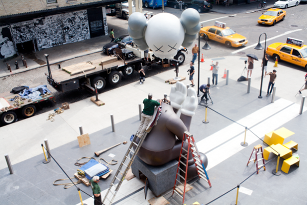 jux_kaws7