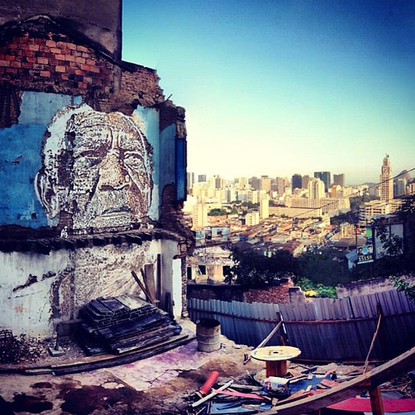 jux_vhils4