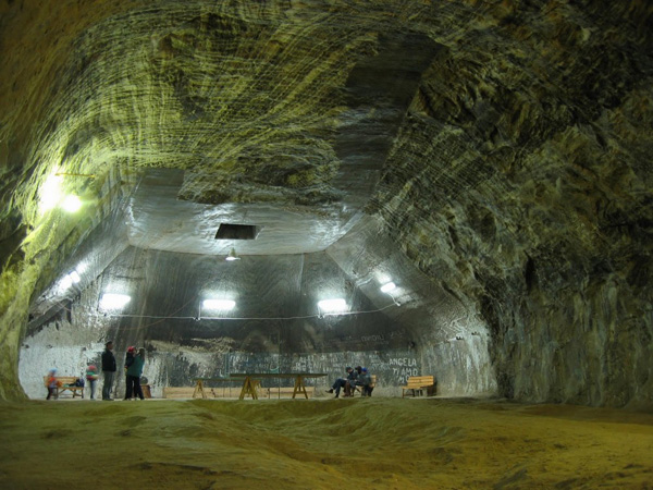 jux_batcave1