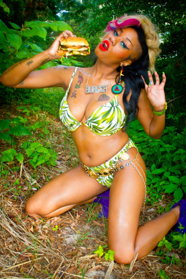 vivianluxx_thumbbig
