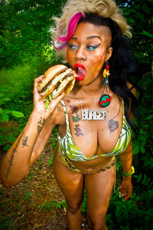 vivianluxx_thumbbig2