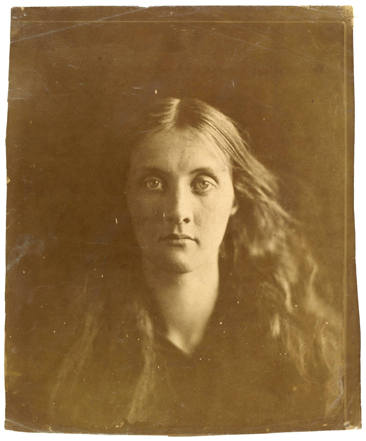 Julia Jackson, albumen print from wet collodion glass negative, by Julia Margaret Cameron, 1867, England. © Victoria and Albert Museum, London