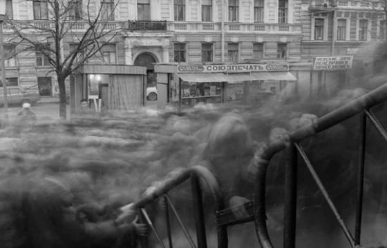City of Shadows: Soviet Union Collapse Documented in 1991
