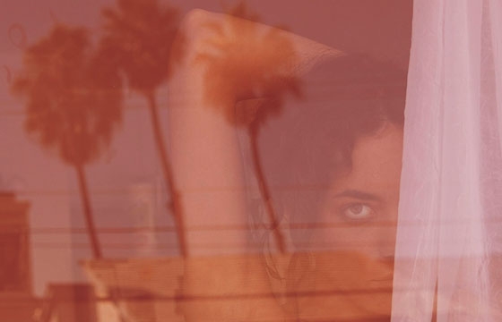 'Looking Through' by Alen Barbosa