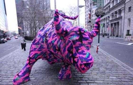 Olek and the Bull on Wall Street—Video