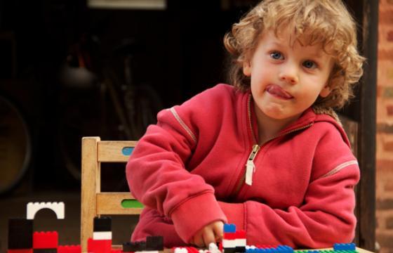 Le Petit Gondry Preps His Lego Video of the White Stripes