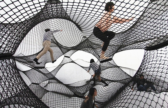 A Climbable Blow-Up Net by Numen/For Use