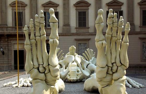Gino de Dominicis' 28-meter Long Skeleton
