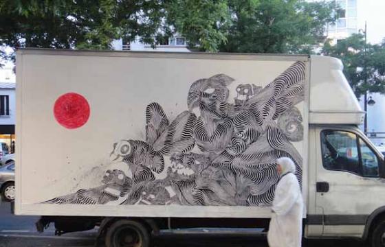 Never2501 Truck in Paris