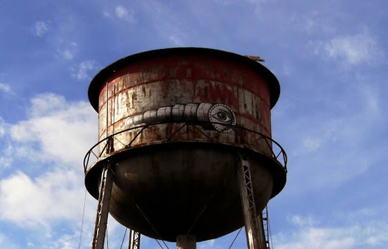 Phlegm paints water tower in Kentucky