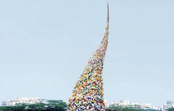 Thrown to the Wind: 36 Feet of Garbage by Beijing's Wang Zhiyuan