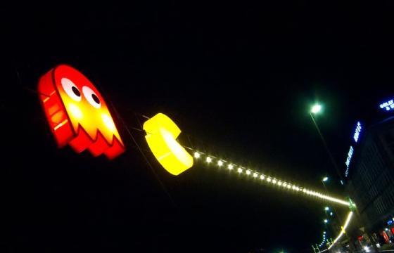 Pac Man Light Installation by Benedetto Bufalino and Benoit Deseille