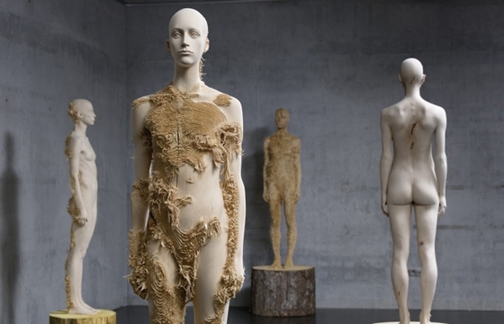 Incredible Wood Carvings by Sculptors Aron Demetz and Shan Hur