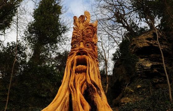 The Guerrilla Tree Sculptor in North Yorkshire