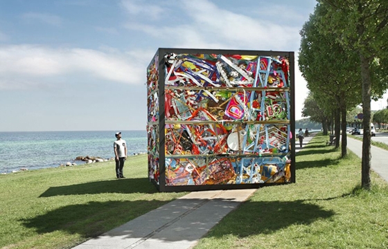 James Dive Fits Entire Amusement Park in a Cube