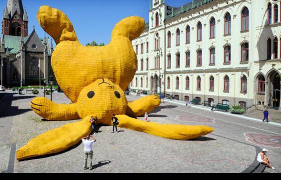 Big Yellow Rabbit by Florentijn Hofman