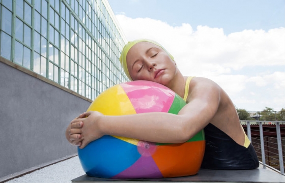 Carol A. Feuerman And Her Hyperreal Swimming Sculptures