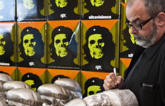 Juxtapoz Exclusive Silver Colorway of Kozik’s Dead Che Bust—Only a Few Left