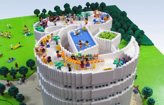 Sachiko Akinaga's Lego Sculpture for New York Times