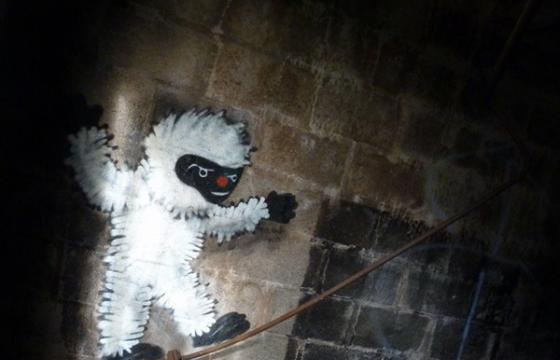 In Street Art: Subto Goes Monster in Paris