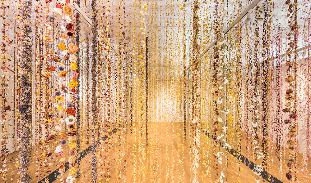 Rebecca Louise Law: Painting on Air