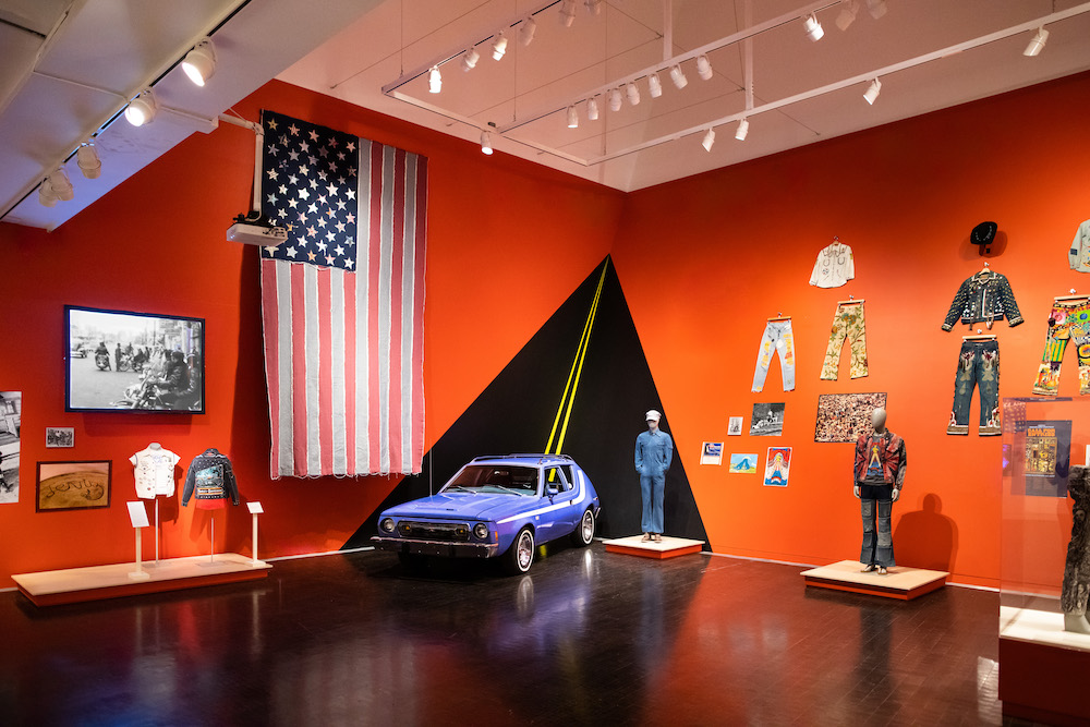 18 CJM LeviStrauss Installation view GarySextonPhotography