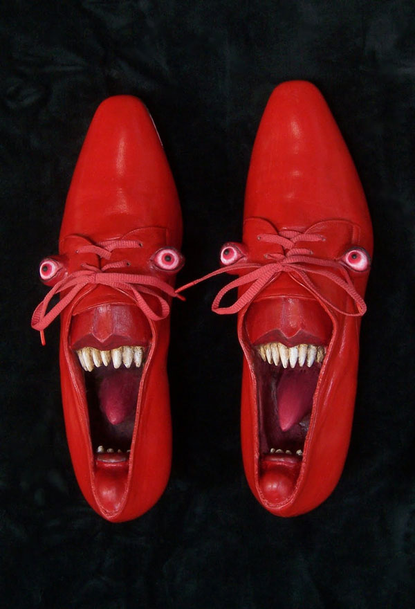 creepy-face-sculpture