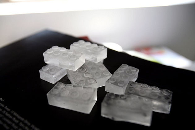 slå berolige Hollow Juxtapoz Magazine - The LEGO Brick Ice Tray