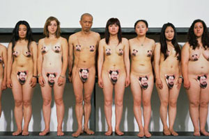 Ai-Weiwei-supporters-get--007-copy