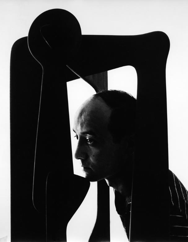 Isamu Noguchi, 1947